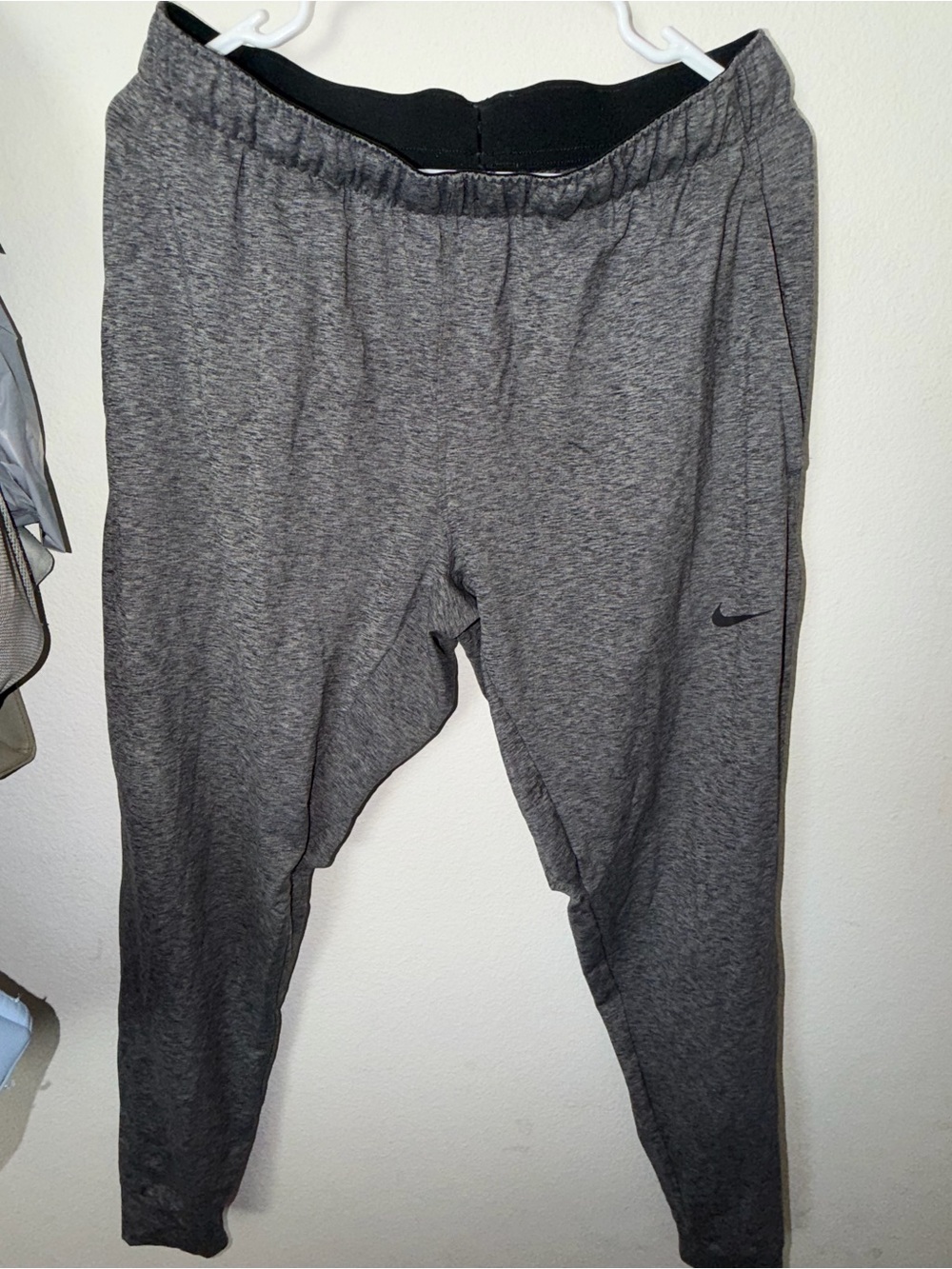 Nike men Gray Heather Performance Joggers